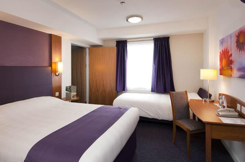 Premier Inn Manchester Cheadle  Exteriér fotografie